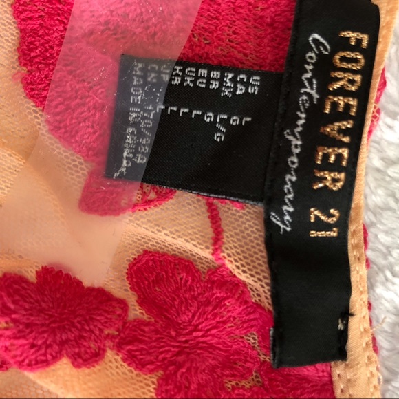 🦋2/$15🦋 Forever21 sheer top with pink roses - Picture 3 of 4